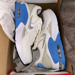 Nike Air Max Excee SZ 5.5 women’s